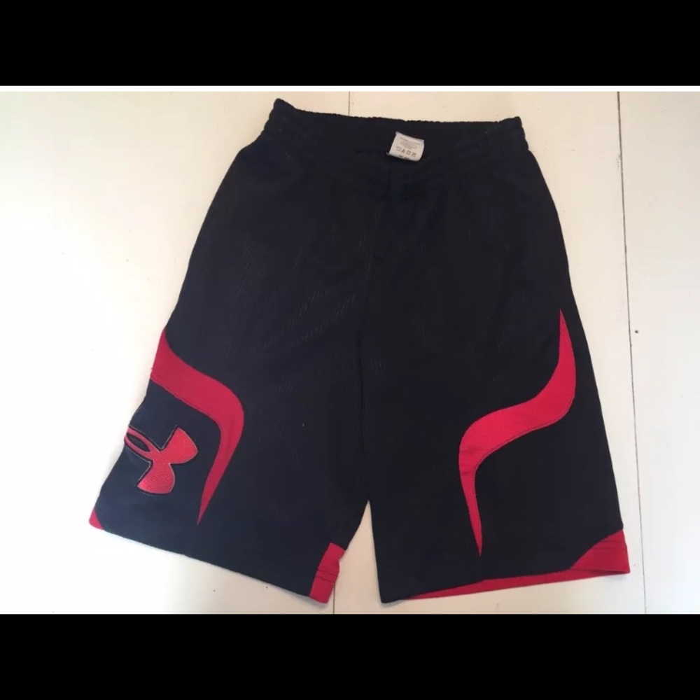 Under Armour Boys Youth Small Shorts